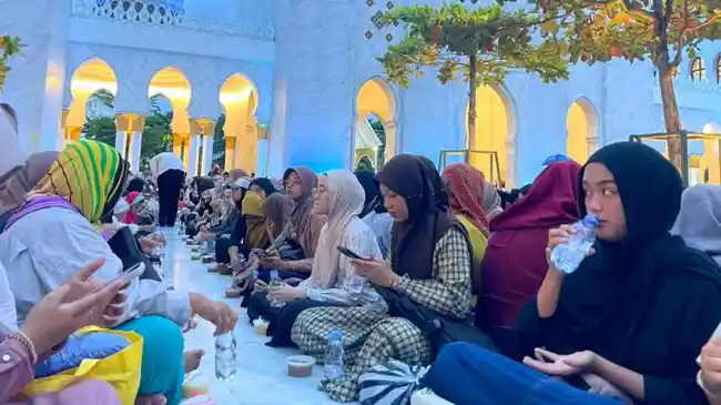 Jadwal Buka Puasa Kota Manado Hari Ini Kamis, 19 Maret 2026