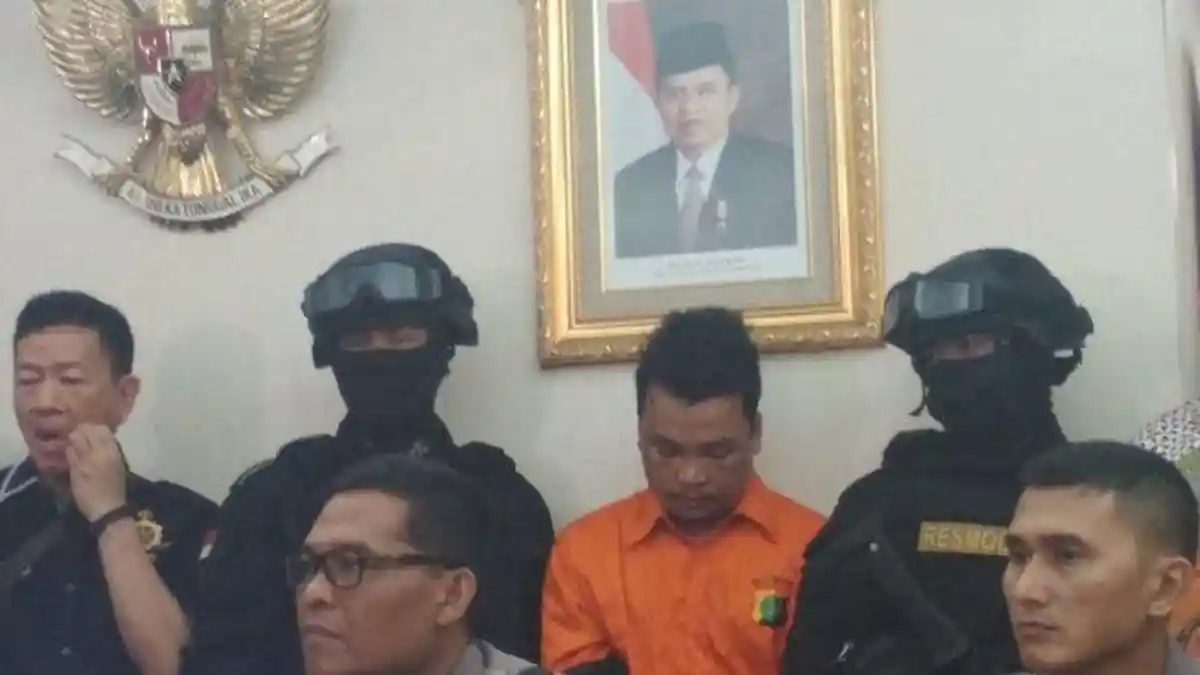 Sekeluarga di Bekasi Dibunuh Haris Simamora Saat Korban Tidur