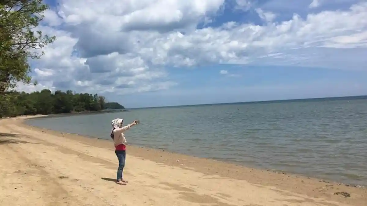 Keindahan Pantai Tete di Desa Bone Puteh