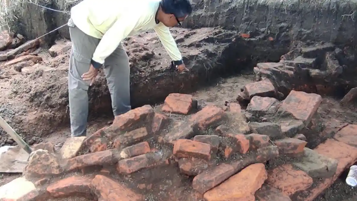 Temuan Struktur Bangunan Semi Permanen Memperkuat Dugaan Candi Gedog Ada Sejak Era Majapahit