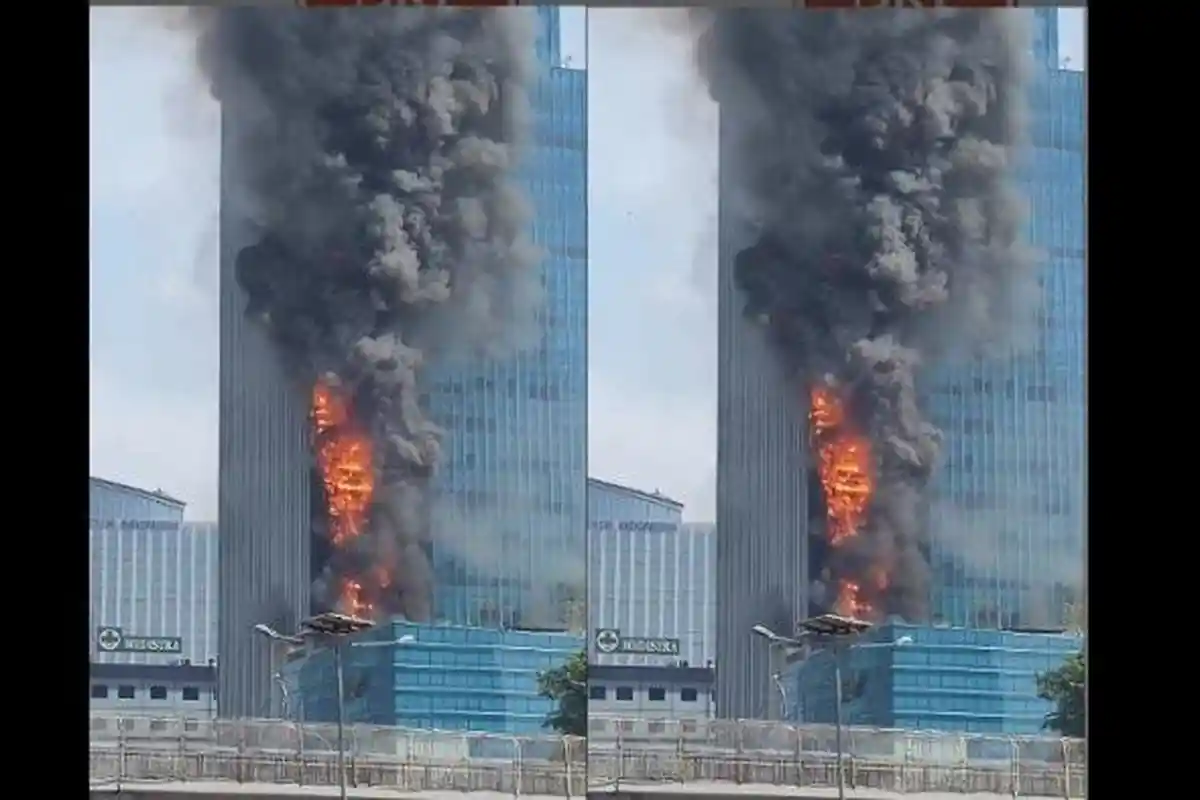 Gedung K-Link Tower di Jakarta Selatan Kebakaran, Api Diduga dari Lantai 7