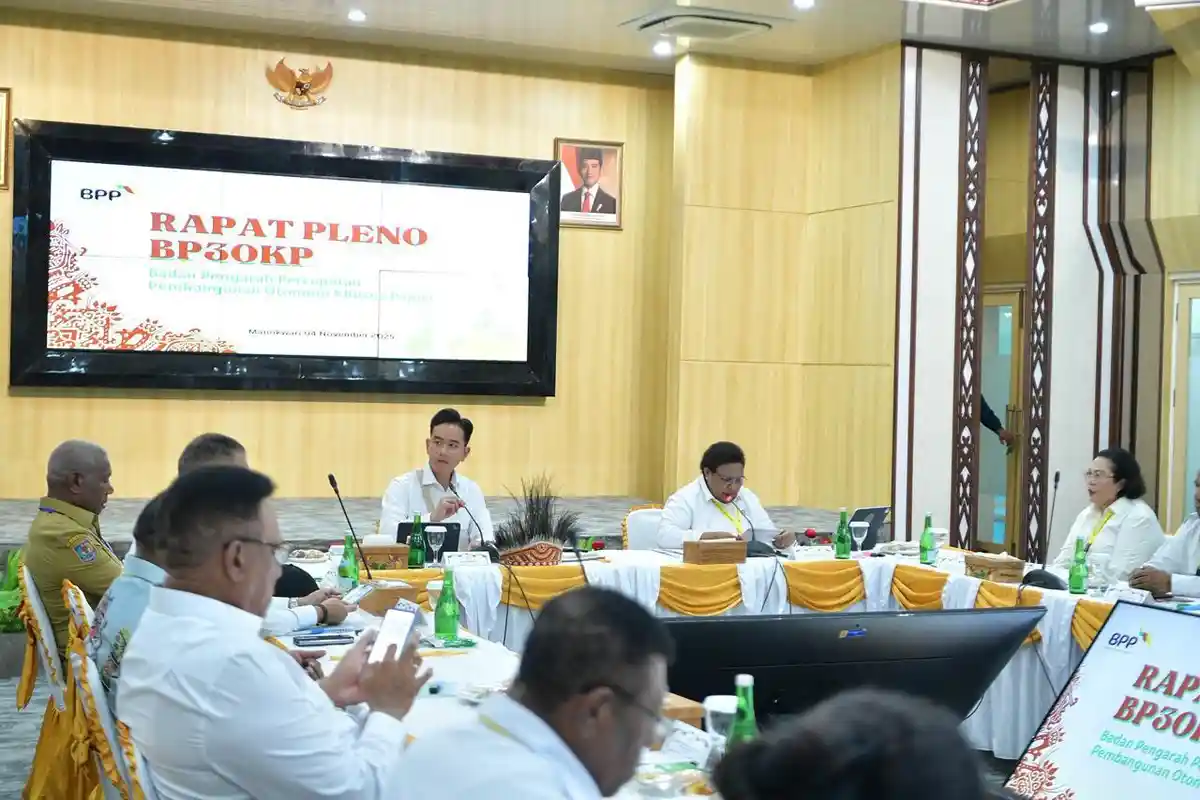 Bersama Wapres RI, Wamendagri Ribka Haluk Buka Rapat Pleno BP3OKP di Manokwari