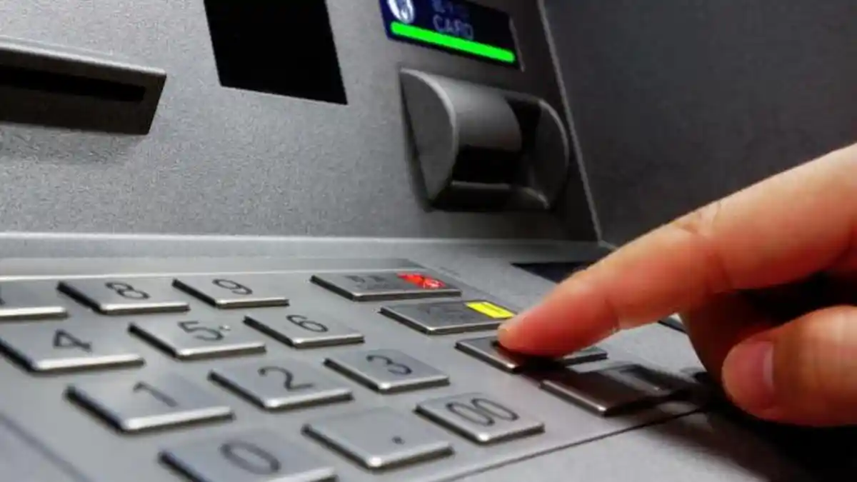 Waspada Penipuan! Pria Ini Kena Tipu Rp 20 Juta Saat Ambil Uang di ATM
