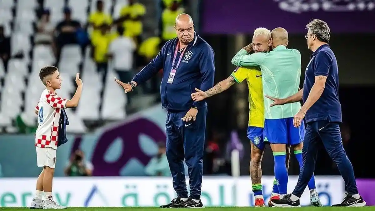 Neymar Nangis Tiba-tiba Didatangi Putra Ivan Perisic, Reaksinya Jadi Sorotan