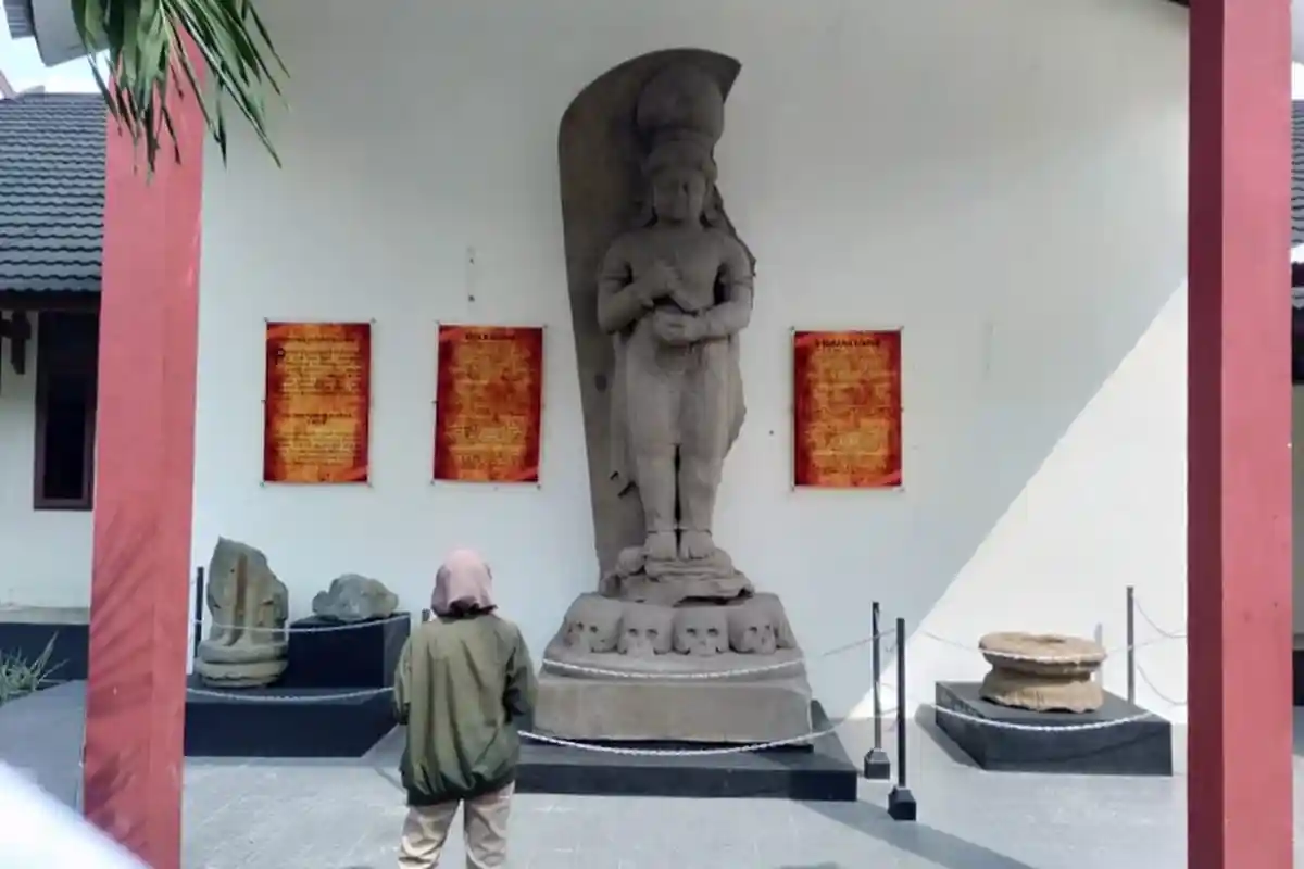 WIKIJAMBI 10 Tempat di Jambi yang Simpan Nilai Sejarah, dari Museum, Rumah Adat, hingga Monumen