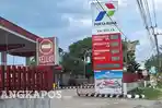 20260610-Situasi-antrean-dan-layar-penunjuk-harga-yang-ada-di-SPBU-qw.jpg