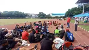 Cabor-Para-Atletik-NPC-Sumut-ketika-melakukan-latihan-rutin-di-Lapangan-UNIMED.jpg
