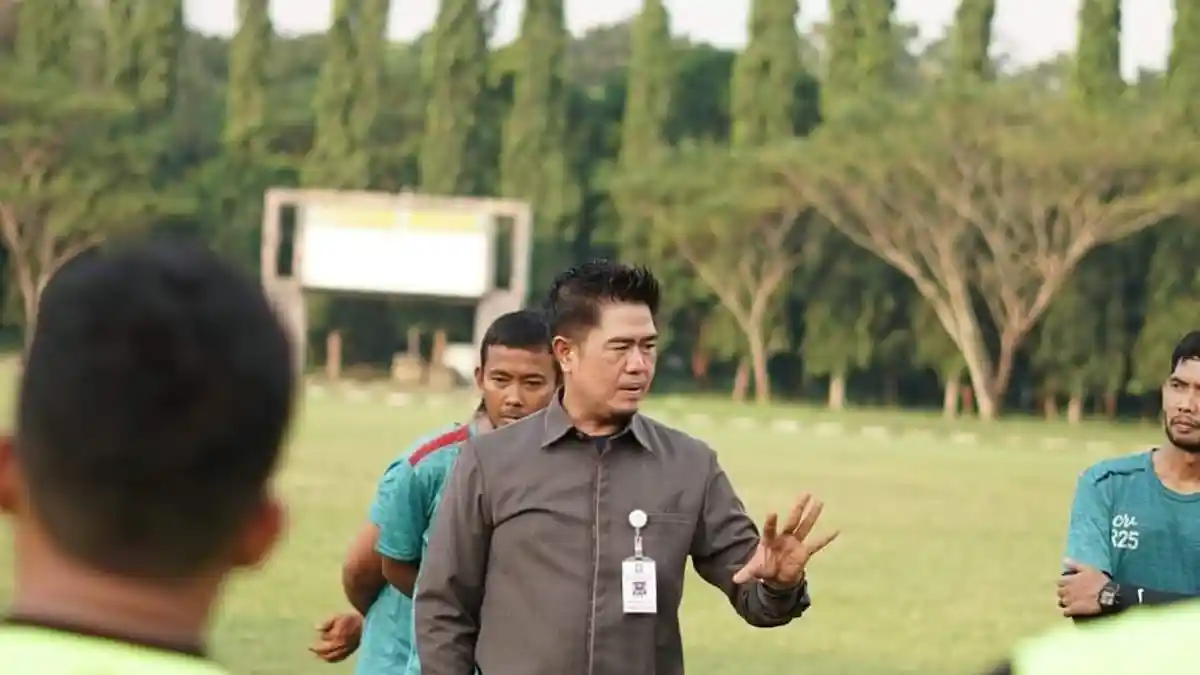 Konflik Berbuntut Panjang, Putut Wijanarko Somasi Manajer Perserang Babay Karnawi, Ini Alasannya