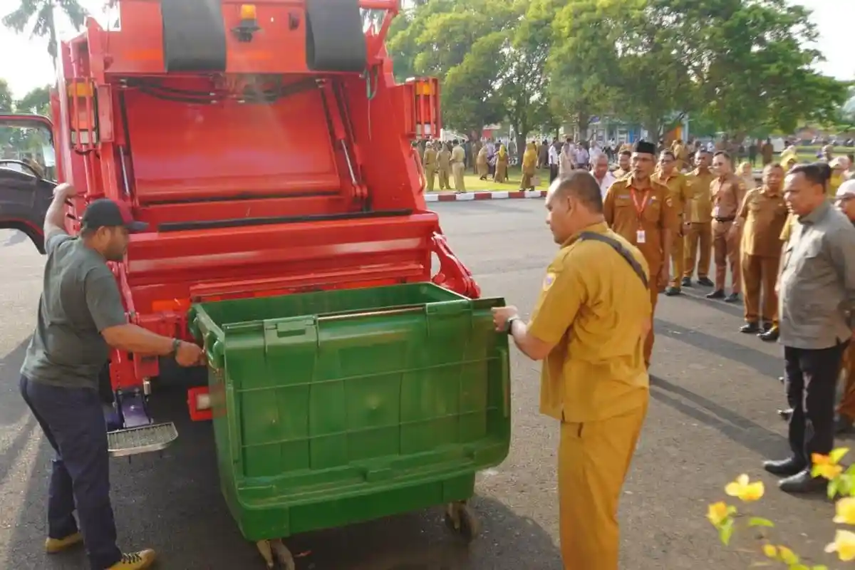 Dinas Lingkungan Hidup  Tidore Dapat Tambahan Satu unit Armada Pengangkut Sampah