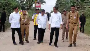 Bachyuni-dampingi-Jokowi.jpg