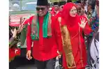 Balon-Bupati-Pelalawan-H-Zukri-SE-didampingi-istri-Sella-Pitaloka.jpg