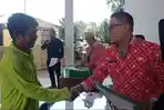 Penyerahan-SK-Petugas-Kebersihan-di-Aula-Kantor-Dinas-Lingkungan-Hidup.jpg