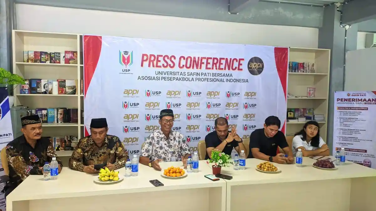 Universitas Safin Pati Gandeng APPI Wadahi Pesepak Bola Profesional untuk Kuliah