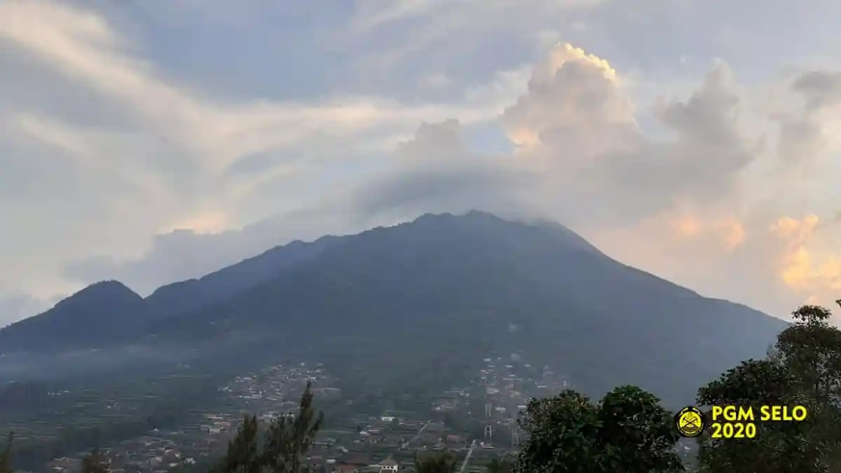 Pemkab Sleman : Tidak Ada Aktivitas Tambang Radius 5 Kilometer dari Puncak Gunung Merapi