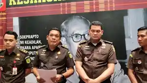 Kasi-Intel-Kejari-Karo-DM-Sebayang-dua-kiri-menjelaskan-kronologi-kasus.jpg