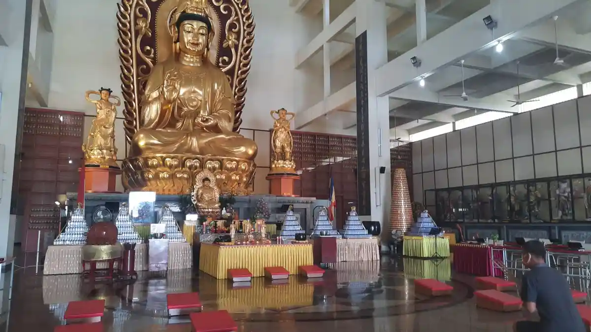 Kepri Punya Vihara Terbesar se-Asia Tenggara, Patung Dewi Kuan Yin Phu Sa Berlapis Emas