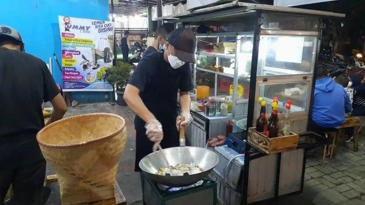 Ini Dia Juliandi Tigor Simanjuntak, Mantan Pegawai KPK yang Kini Jualan Nasi Goreng