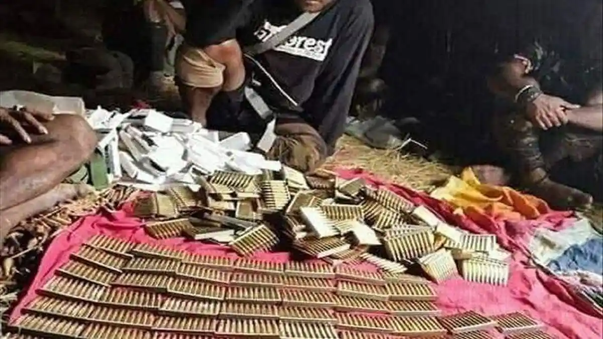 Polda Papua Periksa Bripka HSW, Diduga Jual Amunisi ke KKB, Tertangkap Bawa 51 Butir Peluru Ilegal