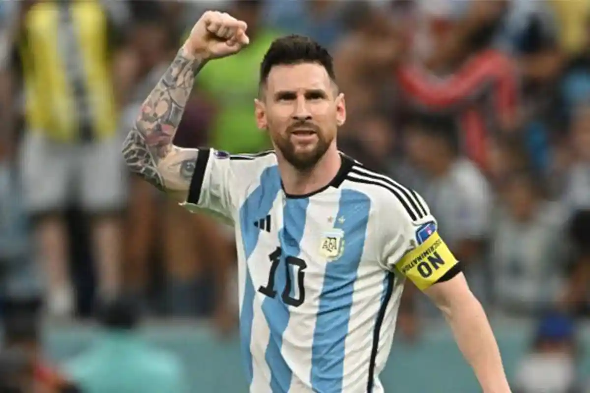Argentina vs Ekuador: Lionel Messi Banjir Pujian Saat Bertukar Jersey dengan Wonder Kid Chelsea