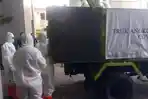 viral-foto-truk-covid-19-jakarta.jpg