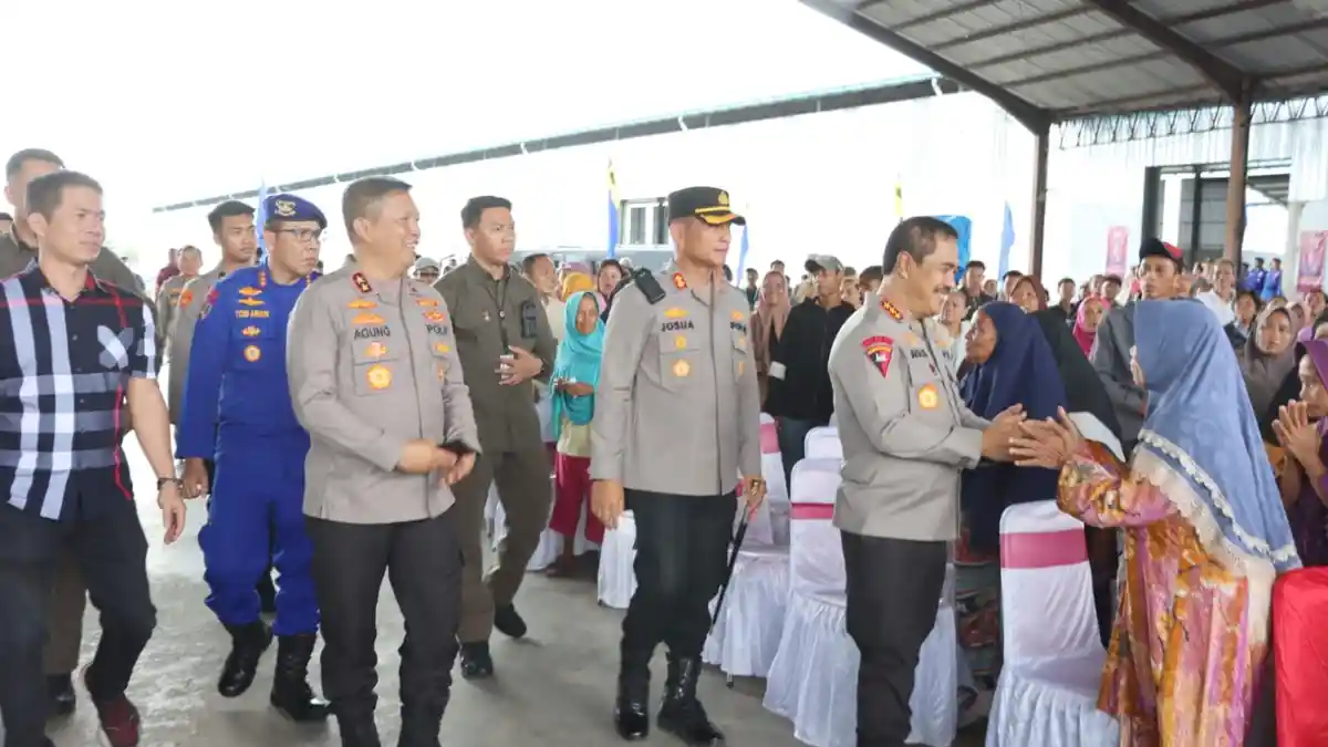 Kapolres Pelabuhan Belawan Dampingi Wakapolri dan Kapolda Sumut Berbagai Rezeki Untuk Nelayan