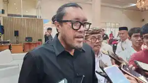 PERBAIKAN-JALAN-RUSAK-Wakil-Ketua-DPRD-Jawa-Baratsq.jpg