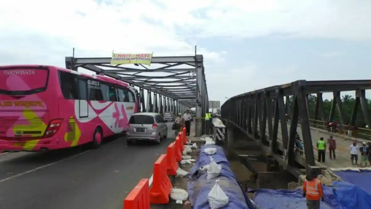 Bus Besar Sudah Boleh Lewat Jembatan Comal
