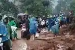 Tebing Tinggi 10 Meter Longsor, Tutup Jalan di Langkaplancar Pangandaran, 1 Rumah Terancam