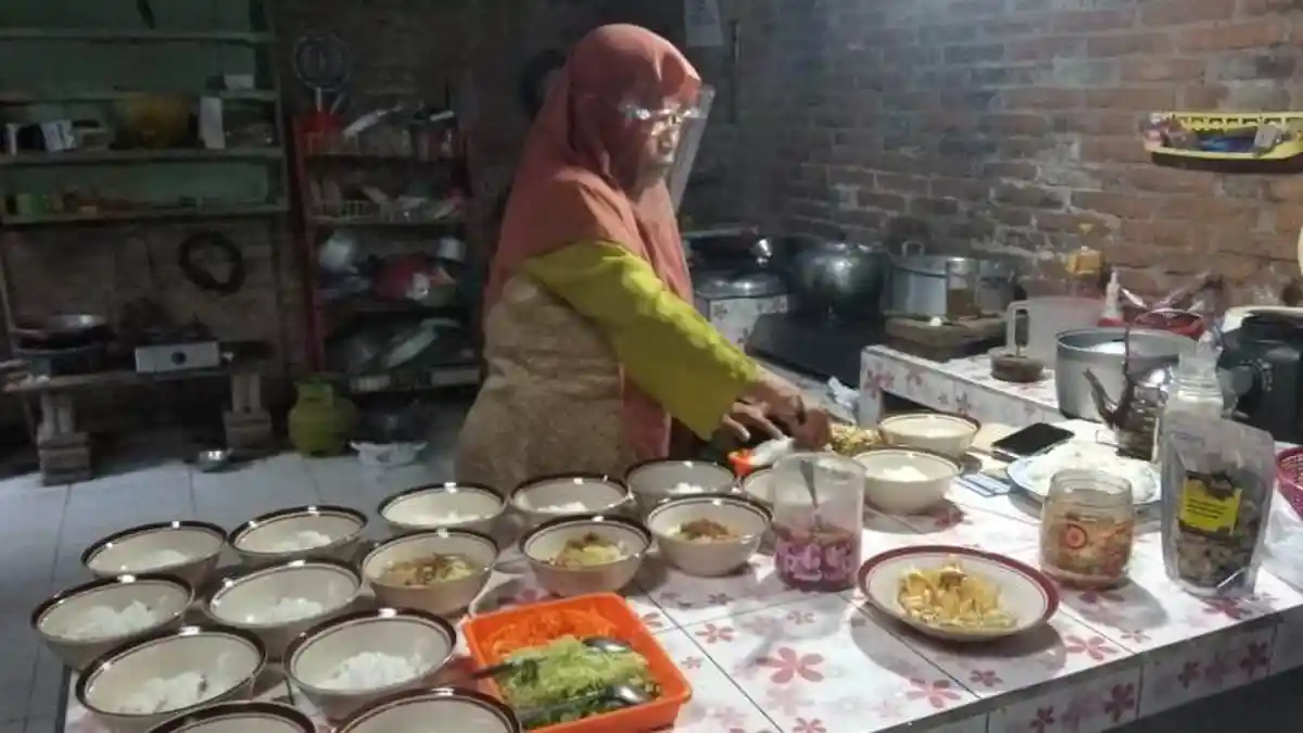 Menikmati Gurihnya Soto Kembang Durian di Omah Durian Mangros Kulon Progo