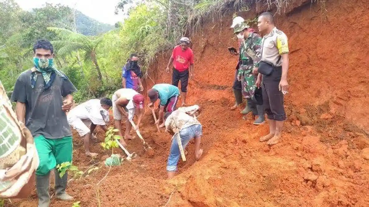 Tanah Longsor Landa Lingko Longos di Manggarai, Timbulkan Korban Jiwa Hingga Begini Kata Polisi
