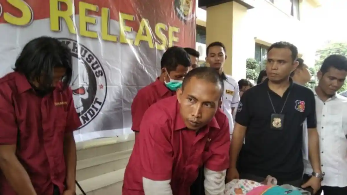 Dirly Menganiaya dan Merampok Nadya, Karena Cintanya Ditolak