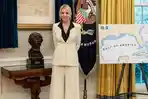 PAM-BONDI-Pam-Bondi-saat-upacara-pelantika.jpg