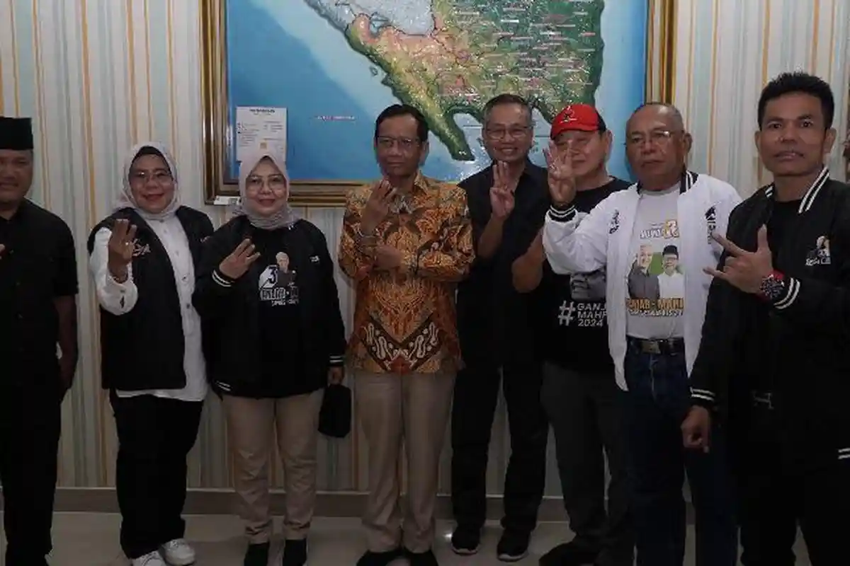 Breaking News Cawapres Mahfud MD Tiba di Lampung