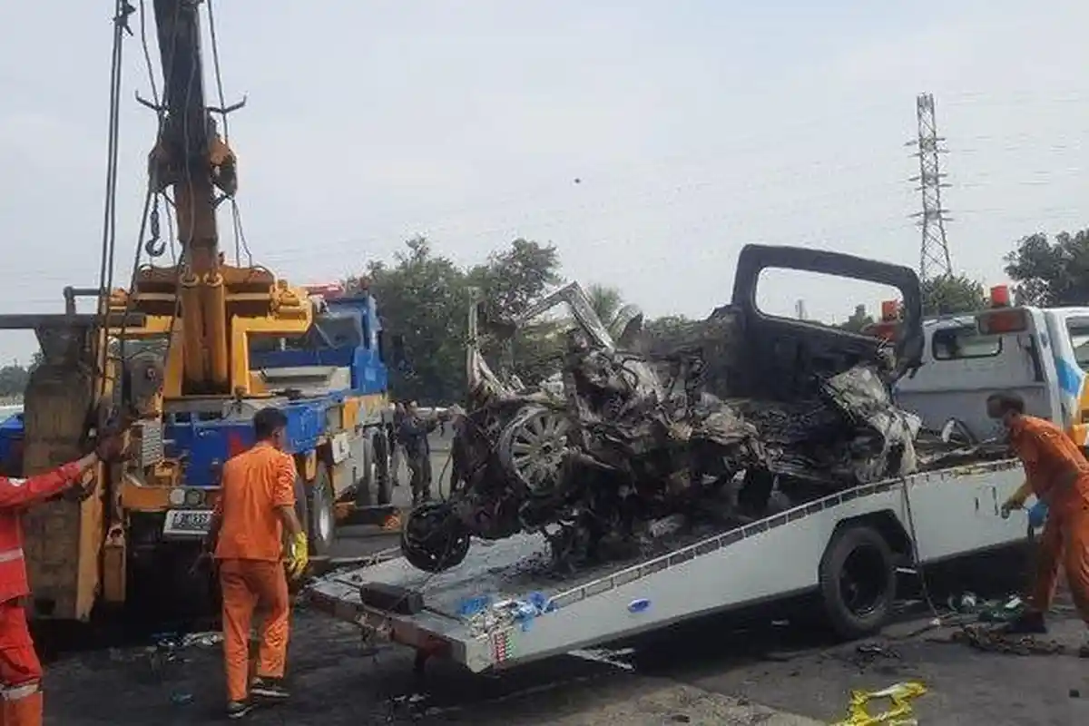 Identitas STNK GrandMax Kecelakaan di Tol Cikampek, Yanti Setiawan Warga Matraman Jakarta Timur