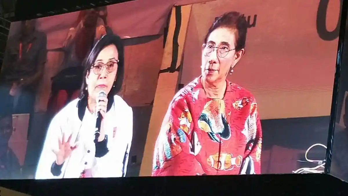 Botol Air Mineral Untuk Menkeu Sri Mulyani Mendadak Ditarik Lagi Gara-gara Teriakan Menteri Susi Ini