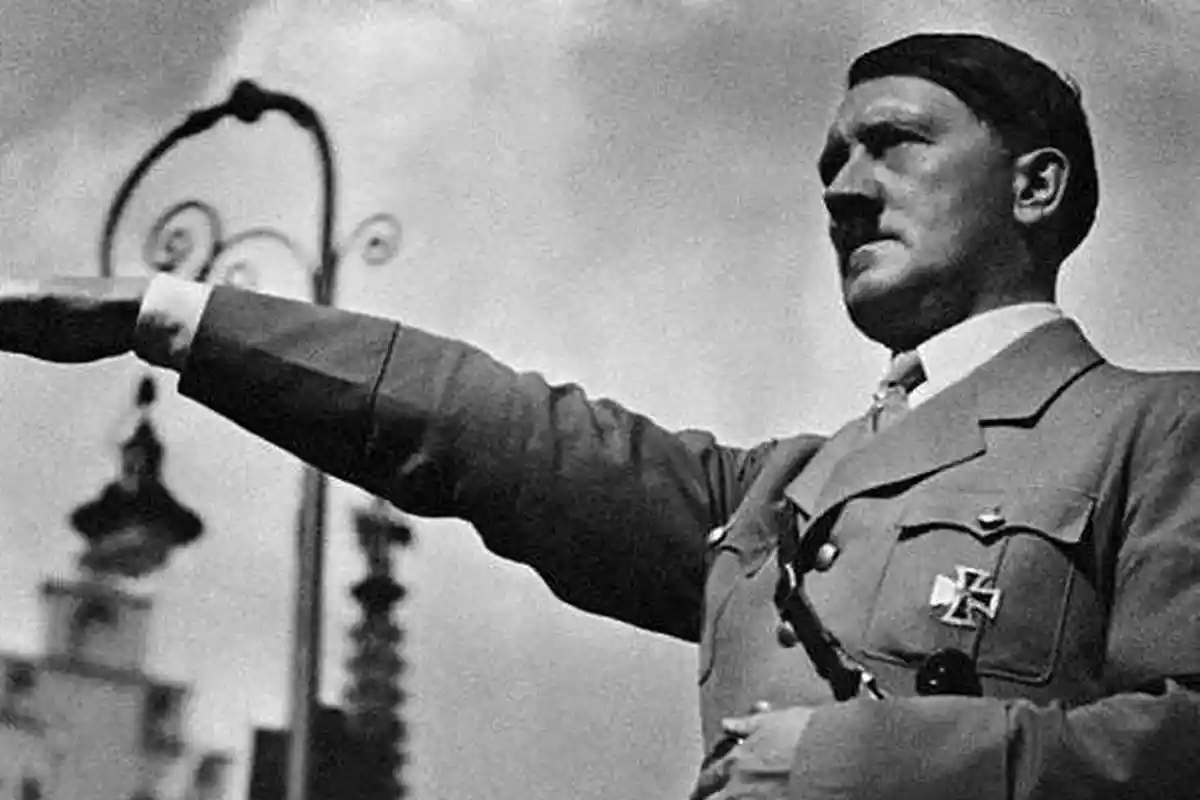 Hanya dari Garis Tangan, Peramal Ini Sudah Tahu Hitler Identik dengan Kekerasan