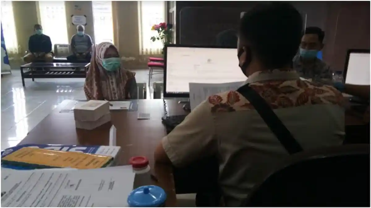 Wanita Muda Dijambret Depan Rumah, Sempat Tarik Menarik Tas, Hilang 2 HP Harga Belasan Juta