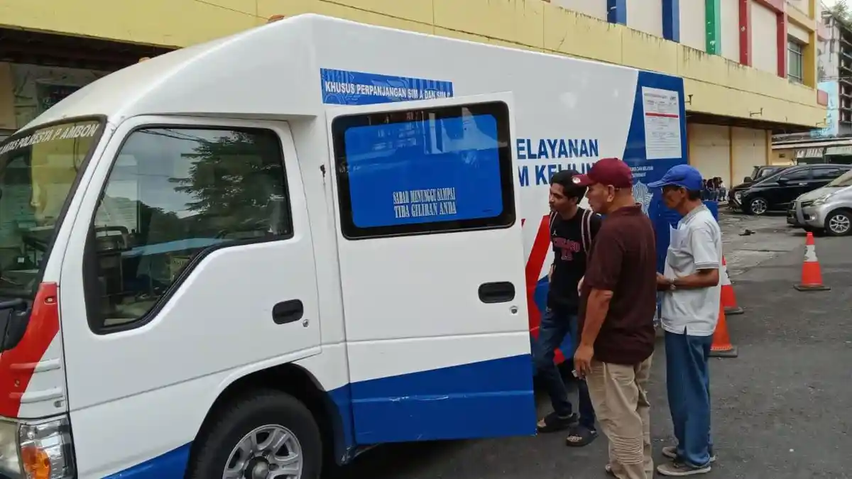 Satlantas Polresta Ambon Giat Buka Layanan SIM Keliling di Belakang Amplaz