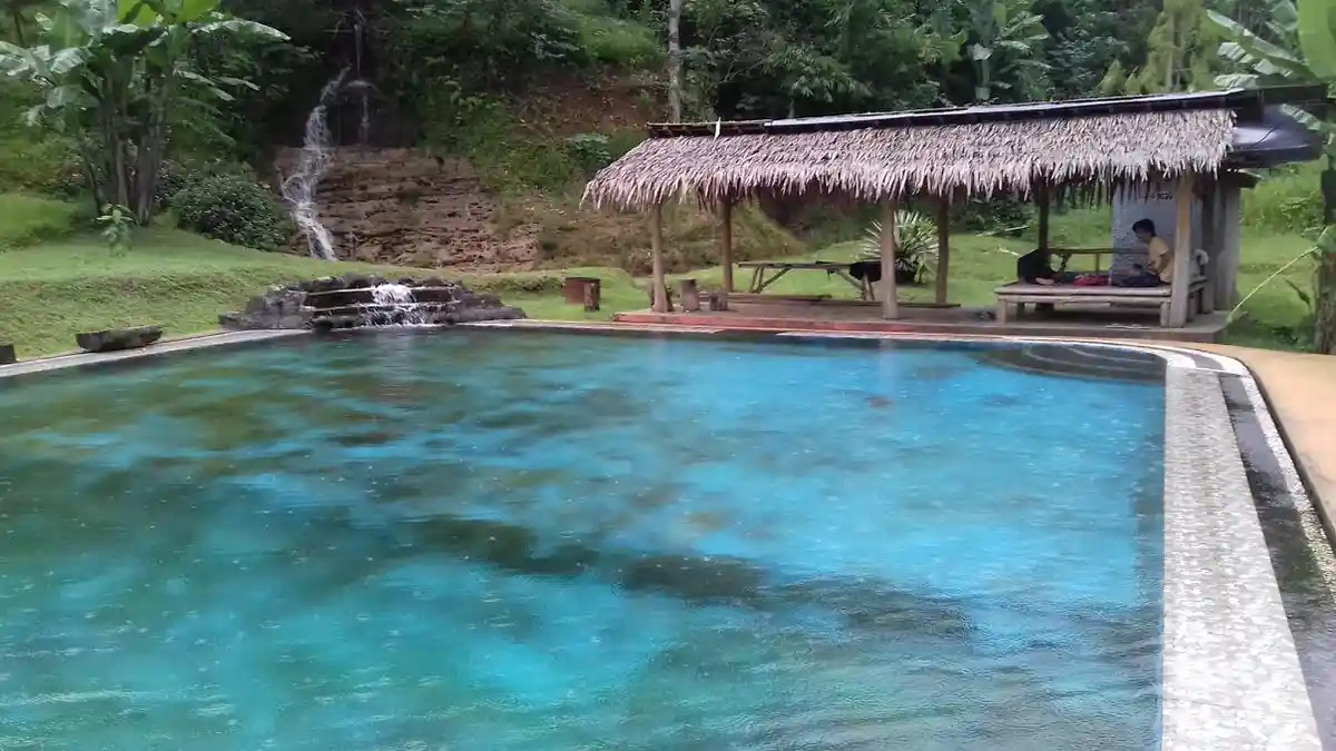 5 Tempat Wisata di Bogor yang Dekat Gunung Halimun Salak: Bisa Camping, Ngopi, hingga Main Air