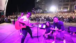 penampilan-budi-doremi-di-friday-night-live-pantai-bsb.jpg