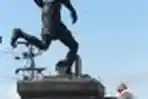 Patung Ribut Waidi