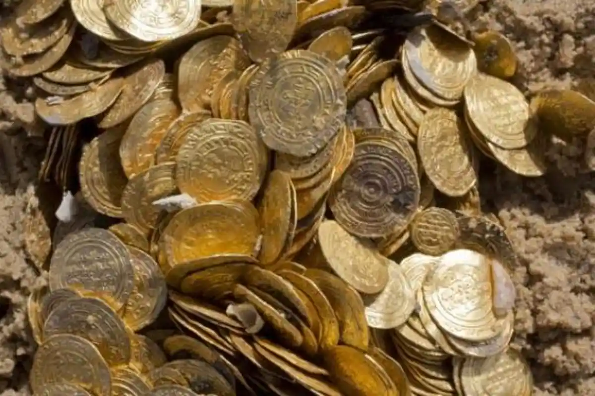 Israel Temukan Harta Karun Berskala Besar, Ratusan Koin Emas Berusia 1.000 Tahun, Digali Anak Muda