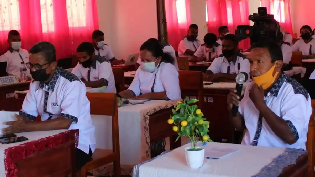 Menelisik Kegiatan In House Training (IHT) Dalam Bingkai Waktu Kronos, Kairos dan Agon  