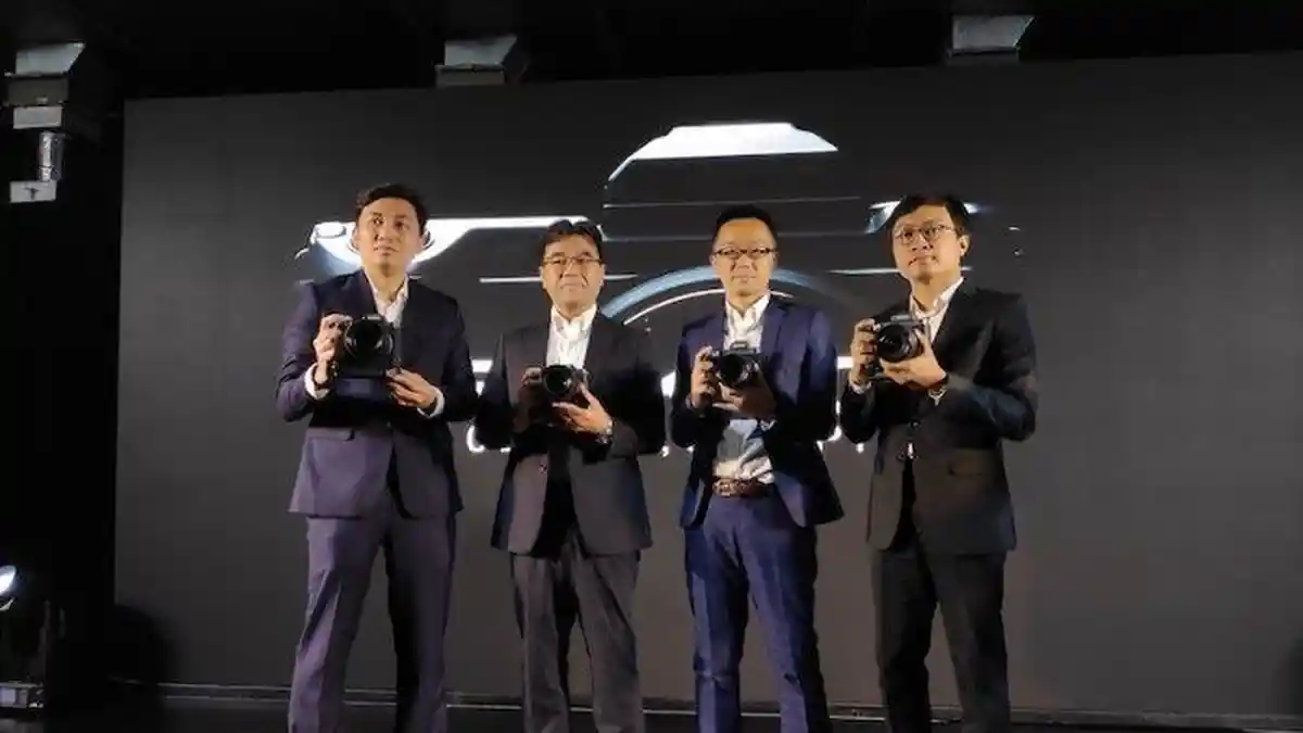 FujiFilm GFX100 Resmi Diluncurkan, Dibandrol Seharga Mobil LCGC