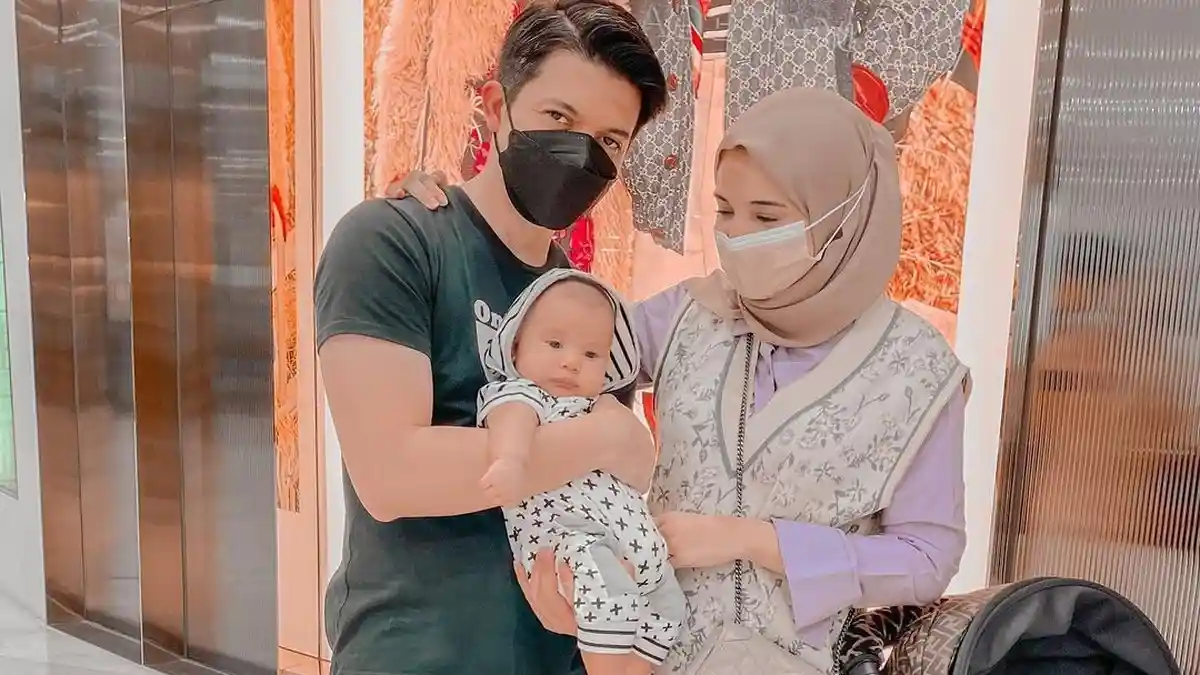 Ukkasya Sudah Bisa Angkat Kepala, Dokter Anak Minta Zaskia Sungkar dan Irwansyah Lakukan Ini