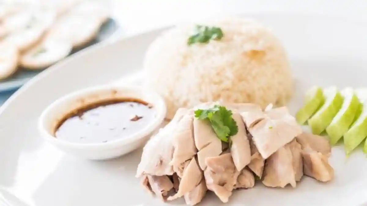 Cara Membuat Ayam Kukus yang Enak, Cocok untuk Menu Diet, Berikut Bahan Memasak dan Bumbu Cocolan