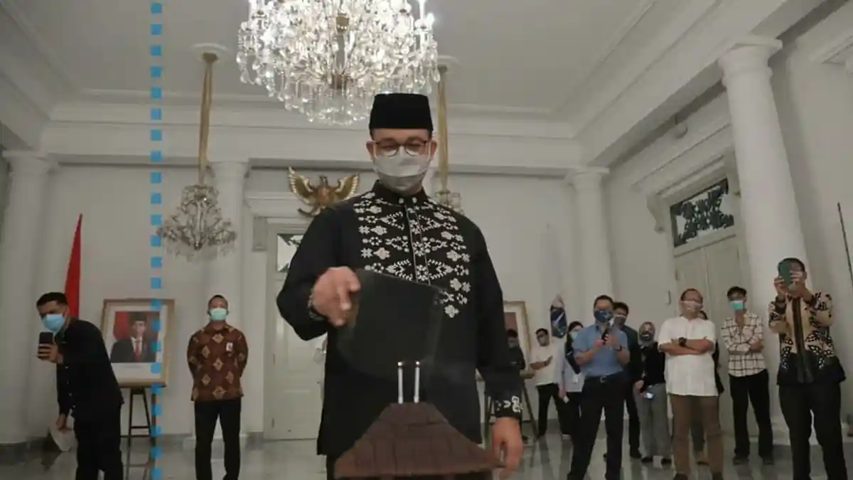 Rayakan Idul Fitri 1442 H, Gubernur Anies Baswedan Minta Warganya Tak Saling Rangkul