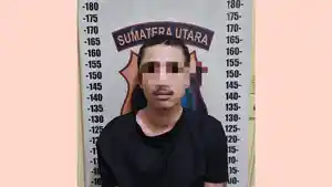 saat-berada-di-depan-Suzuya-Merdeka-Mall-setelah-merampas-sepeda-motor.jpg