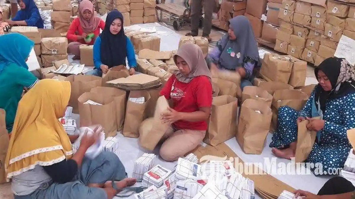 Ratusan Surat Suara di Garut Tertukar di Hari Pencoblosan