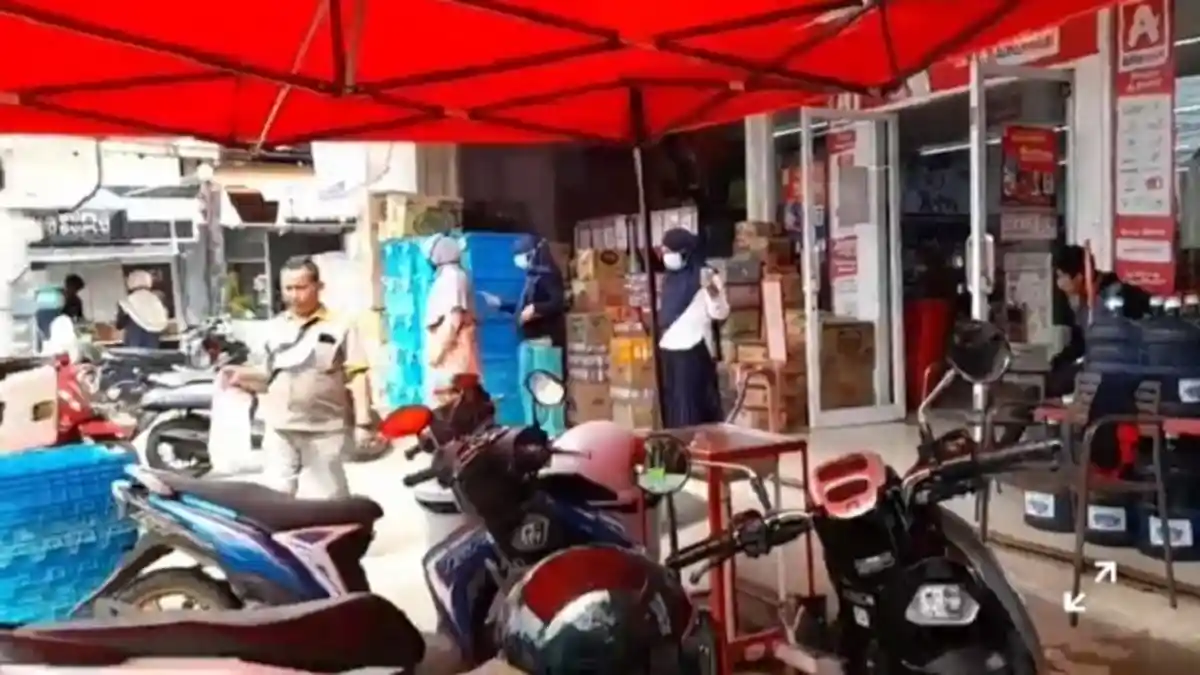 Minyak Goreng Murah di Alfamidi Mamuju Ludes Dibeli Warga